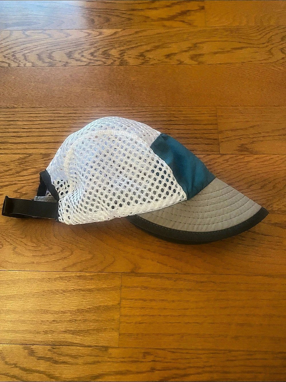 Patagonia Duckbill Cap – Performance Running Hat. Adjustable. Teal, tan, white.
